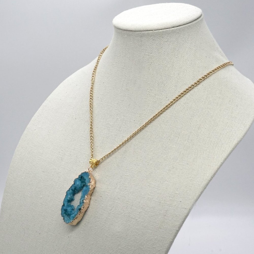 Necklace with blue natural quartz. - Picture 4 of 5